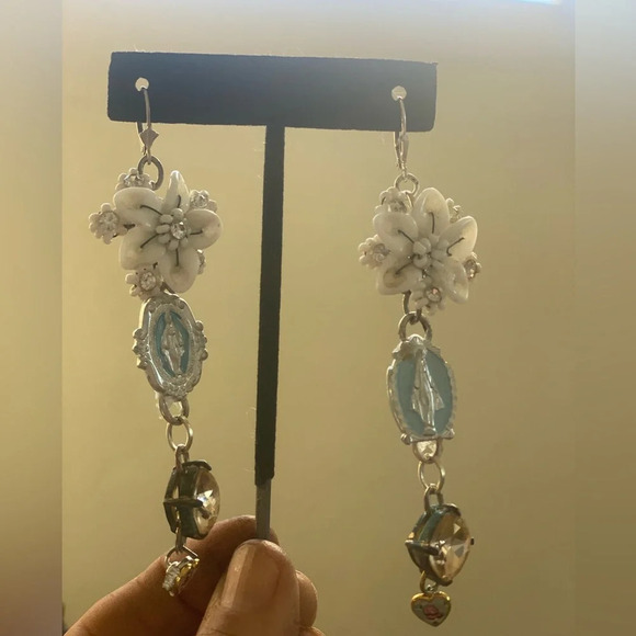 Religious themed Mary hand made dangle earrings - Picture 8 of 17